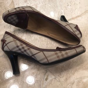 Burberry Cloth and Leather Pumps